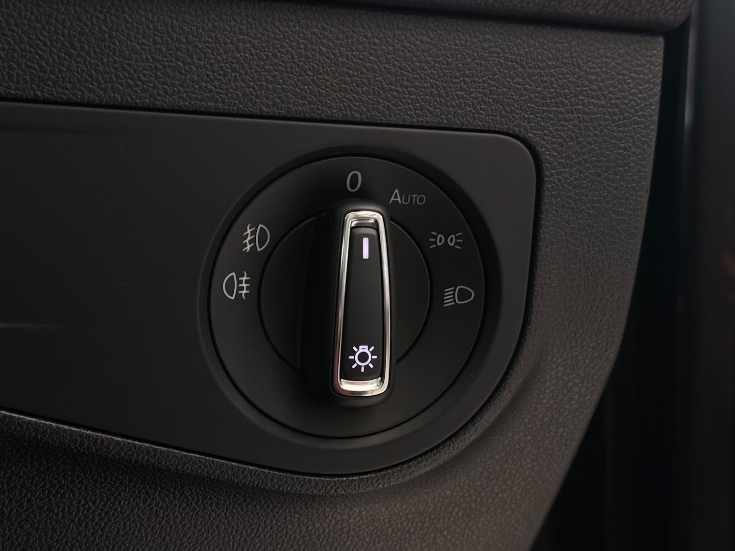 Used Volkswagen Tiguan 2018 for sale - 77260248: Photo 35