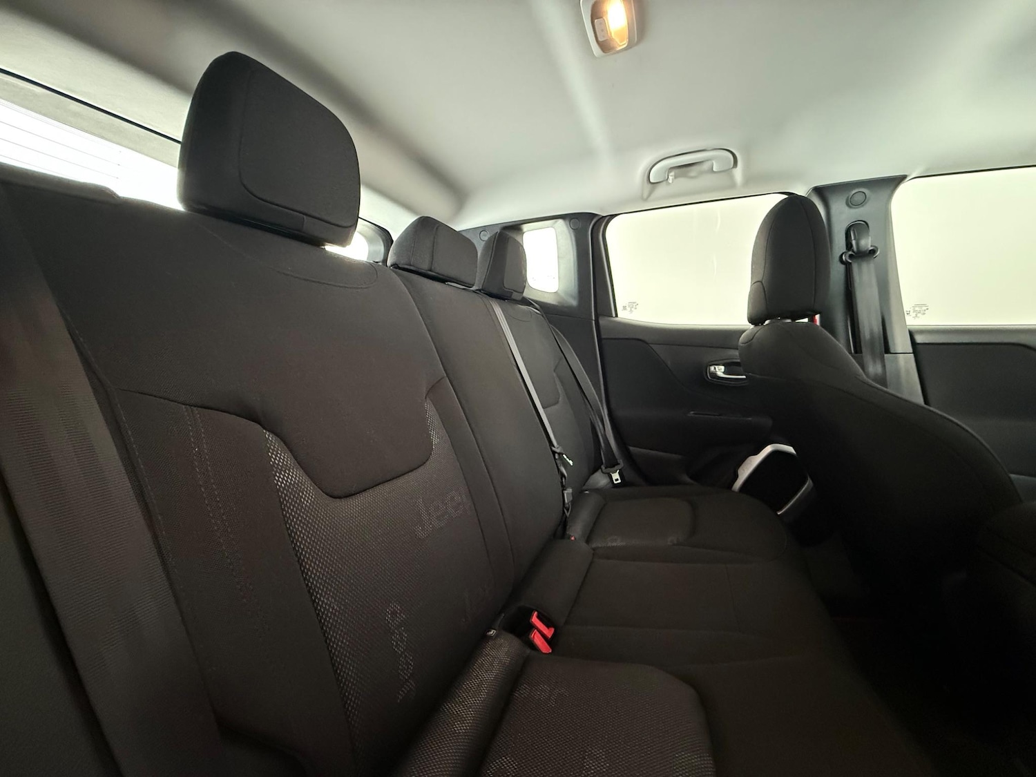 Used Jeep Renegade 2018 for sale - 76467120: Photo 19