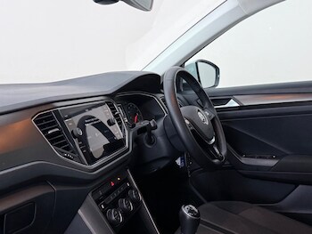 Used Volkswagen T-Roc 2018 for sale - 78797378: Photo
