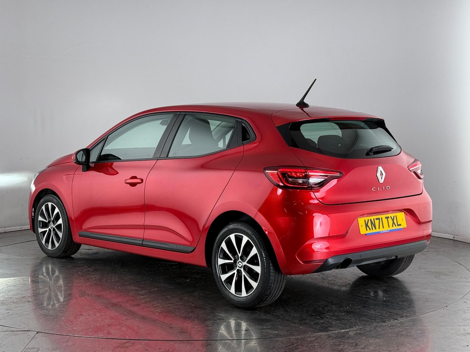 Used Renault Clio 2021 for sale - 77217118: Photo 3