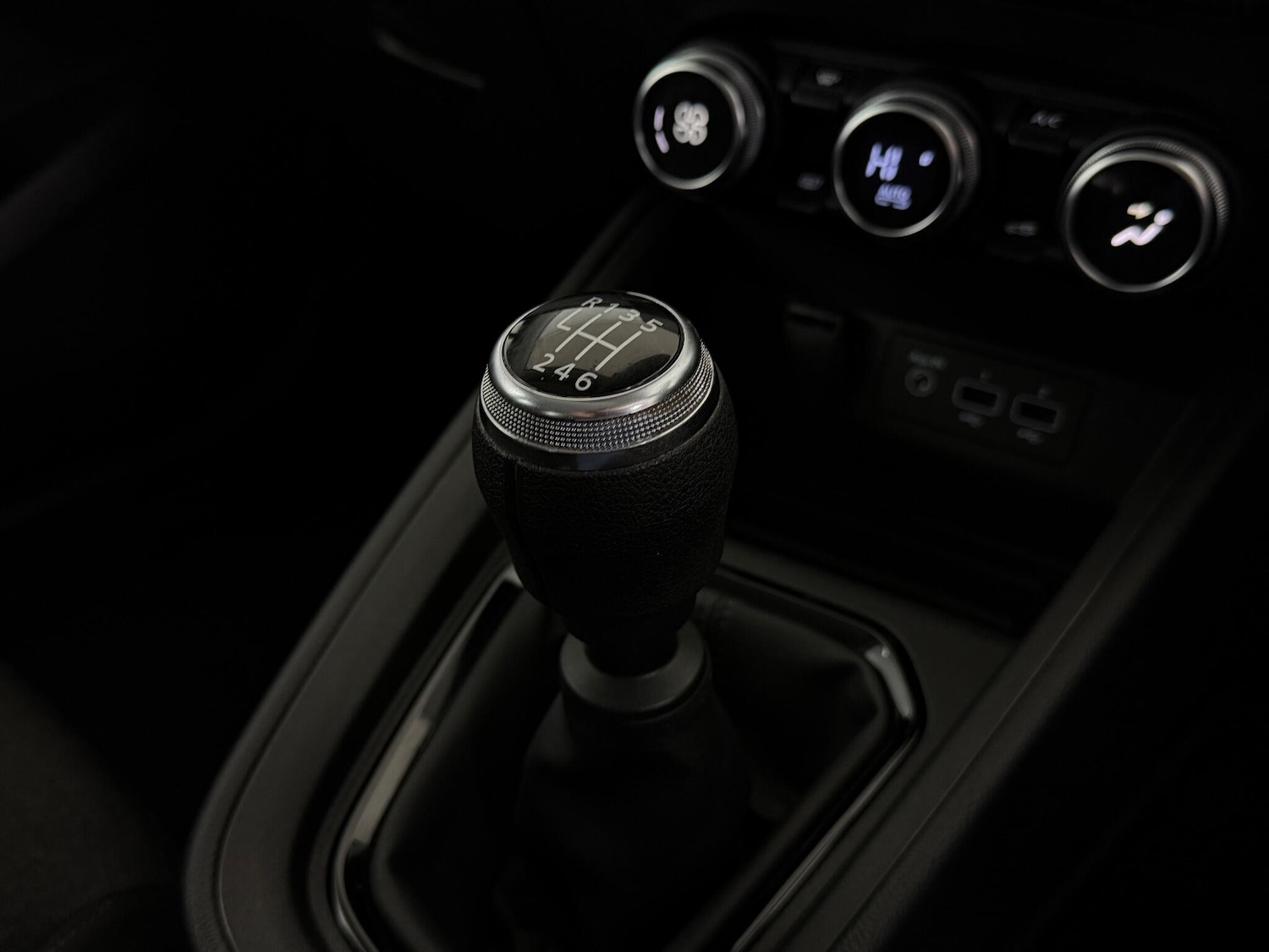 Used Renault Clio 2021 for sale - 77217118: Photo 33