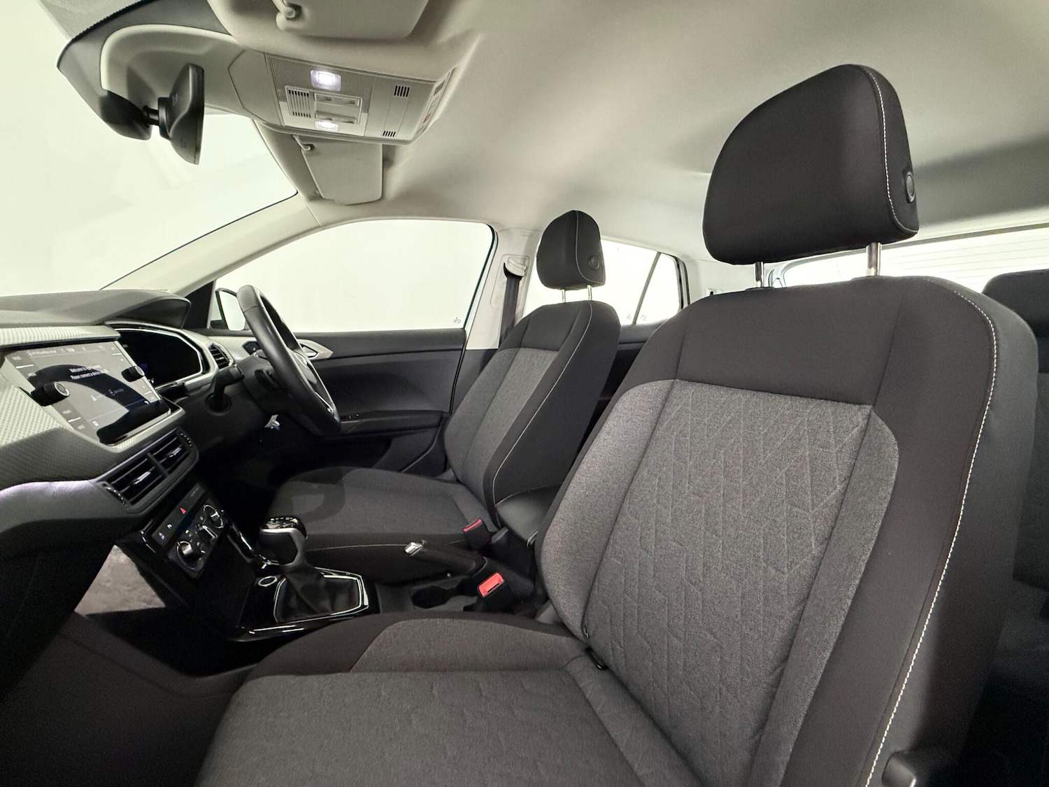 Used Volkswagen T-Cross 2024 for sale - 77456599: Photo 11