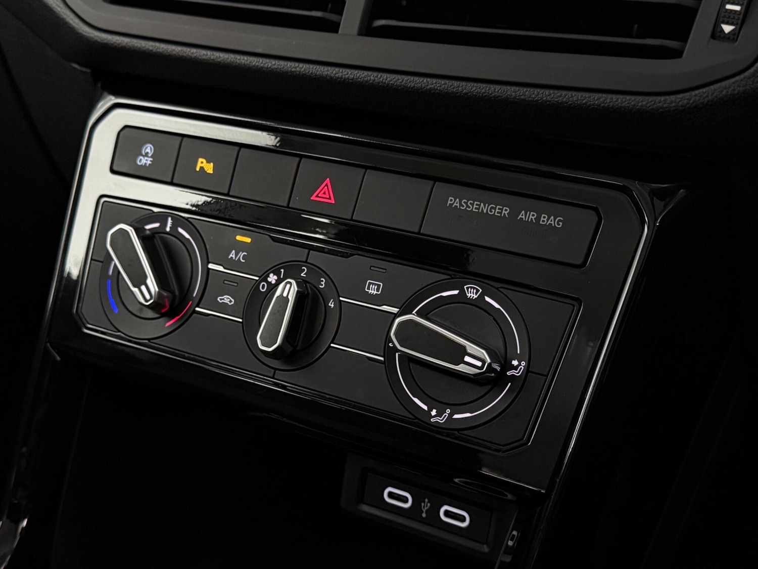 Used Volkswagen T-Cross 2024 for sale - 77456599: Photo 33