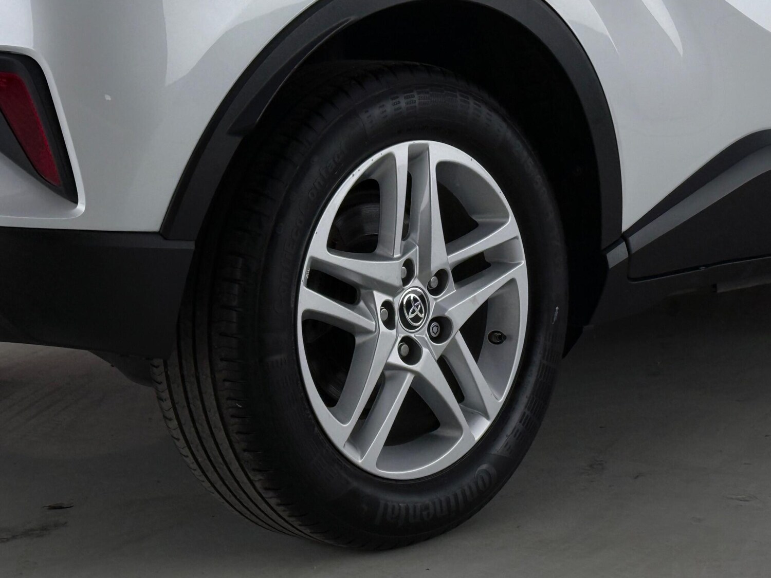 Used Toyota C-HR 2023 for sale - 78026981: Photo 8