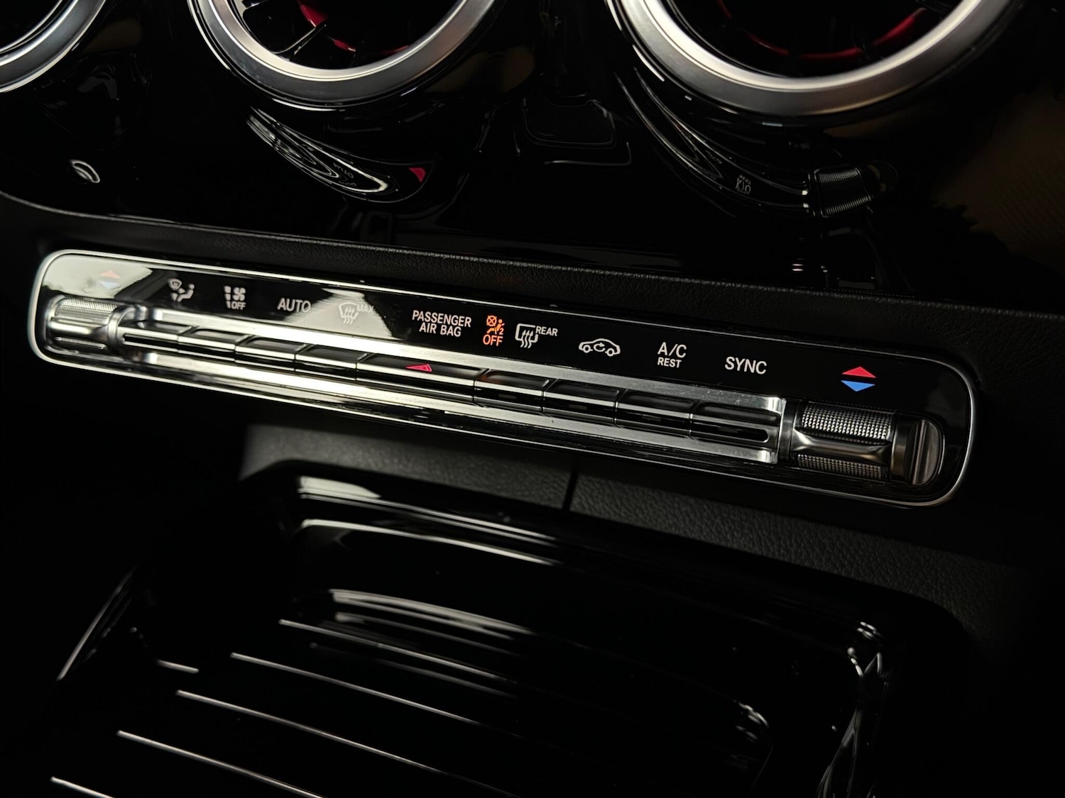 Used Mercedes-Benz A-Class 2019 for sale - 77246940: Photo 32