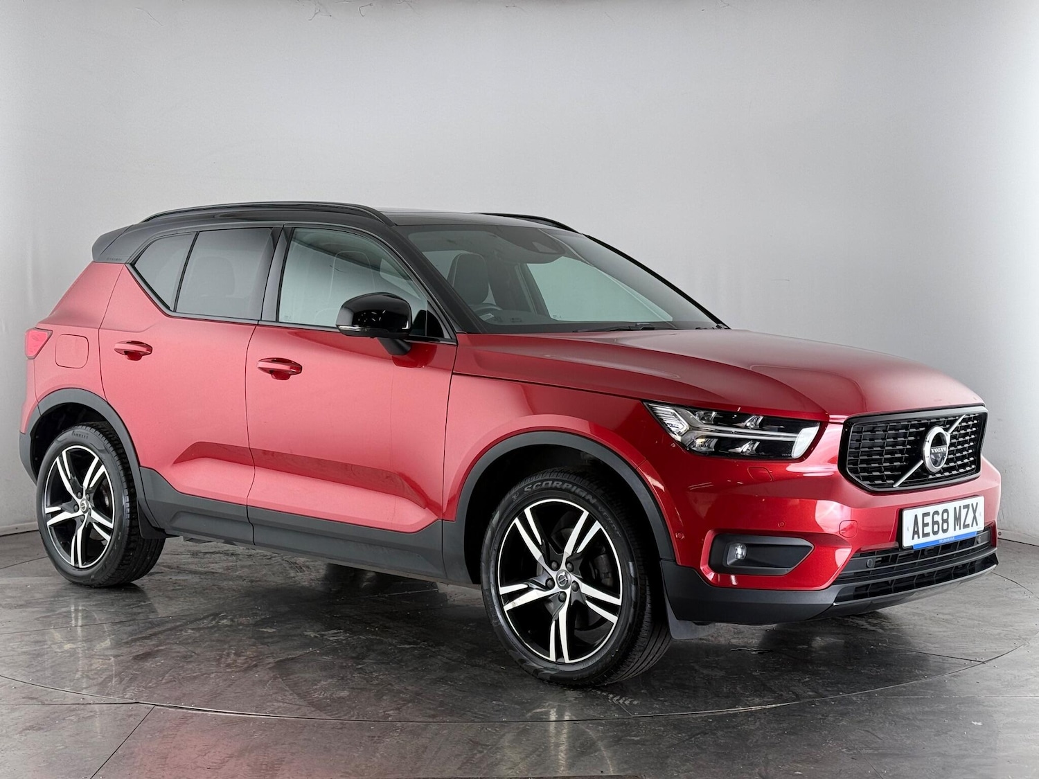 Used Volvo XC40 2018 for sale - 77182787: Photo 1