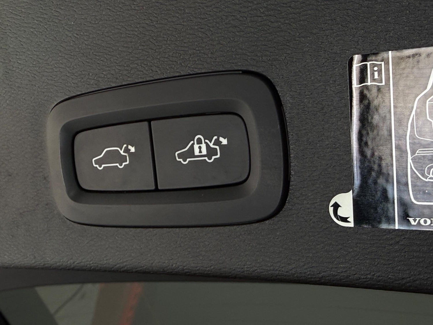 Used Volvo XC40 2018 for sale - 77182787: Photo 10