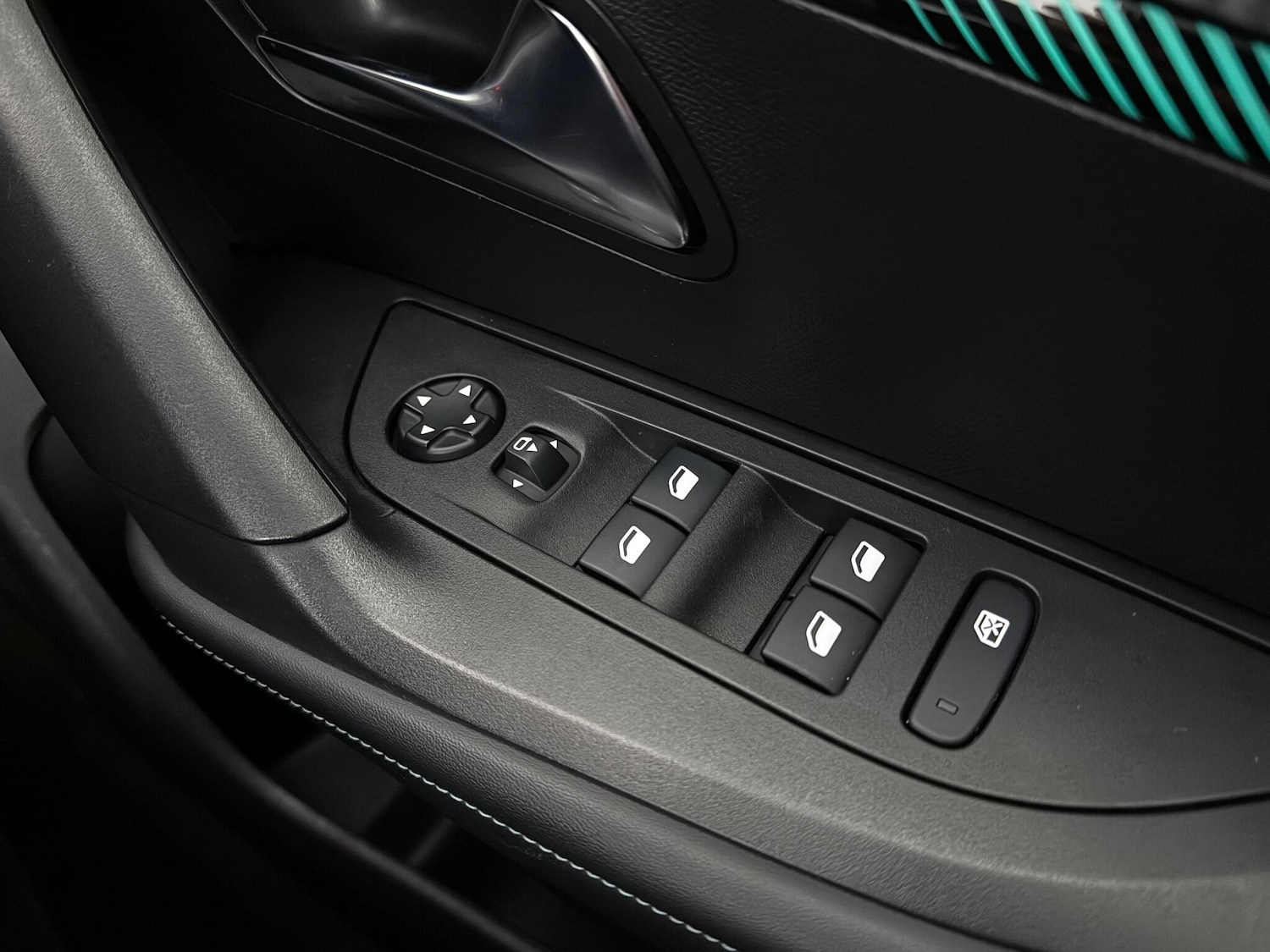 Used Peugeot 2008 2022 for sale - 77260322: Photo 34