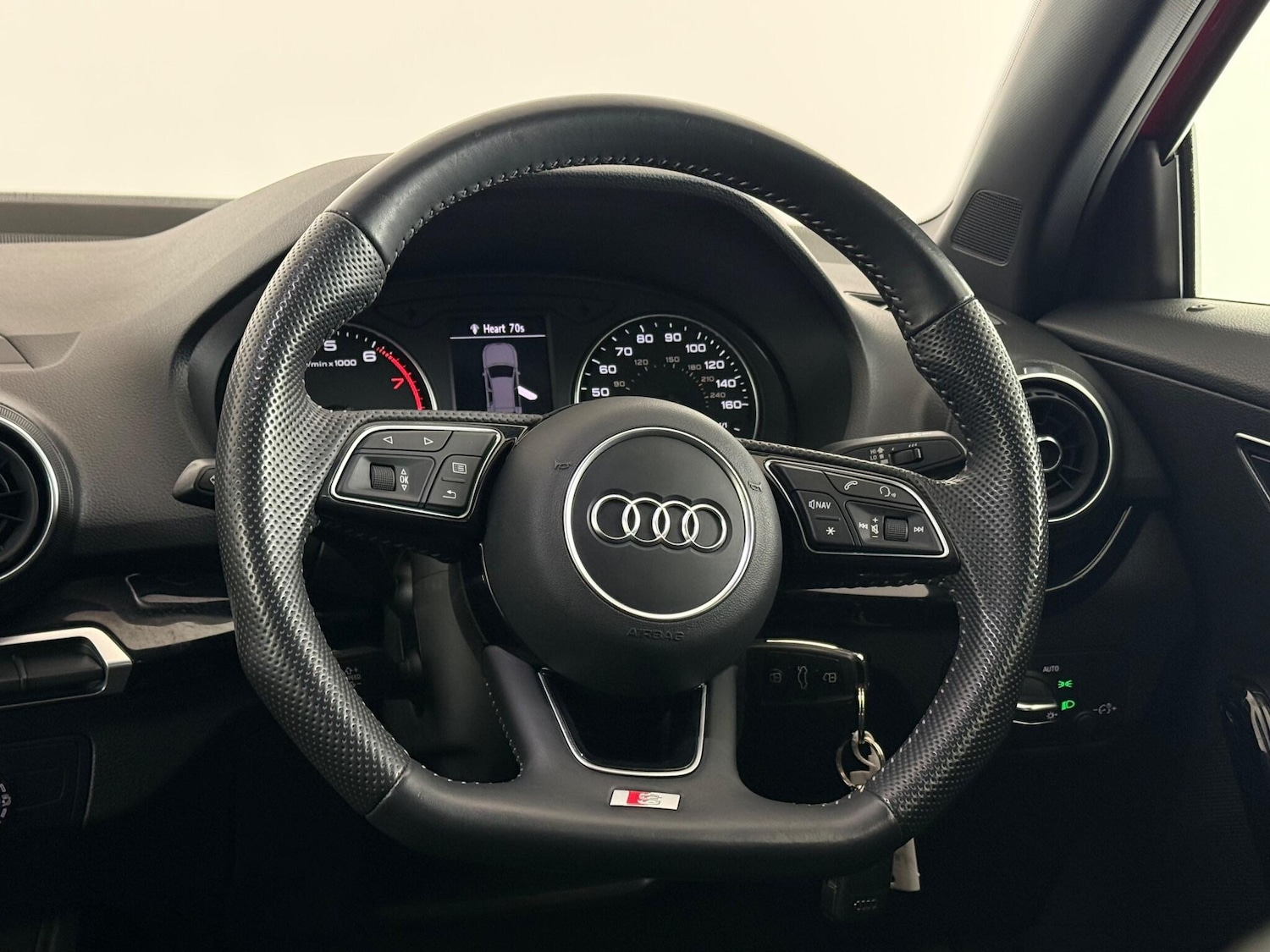 Used Audi Q2 2020 for sale - 77182630: Photo 15