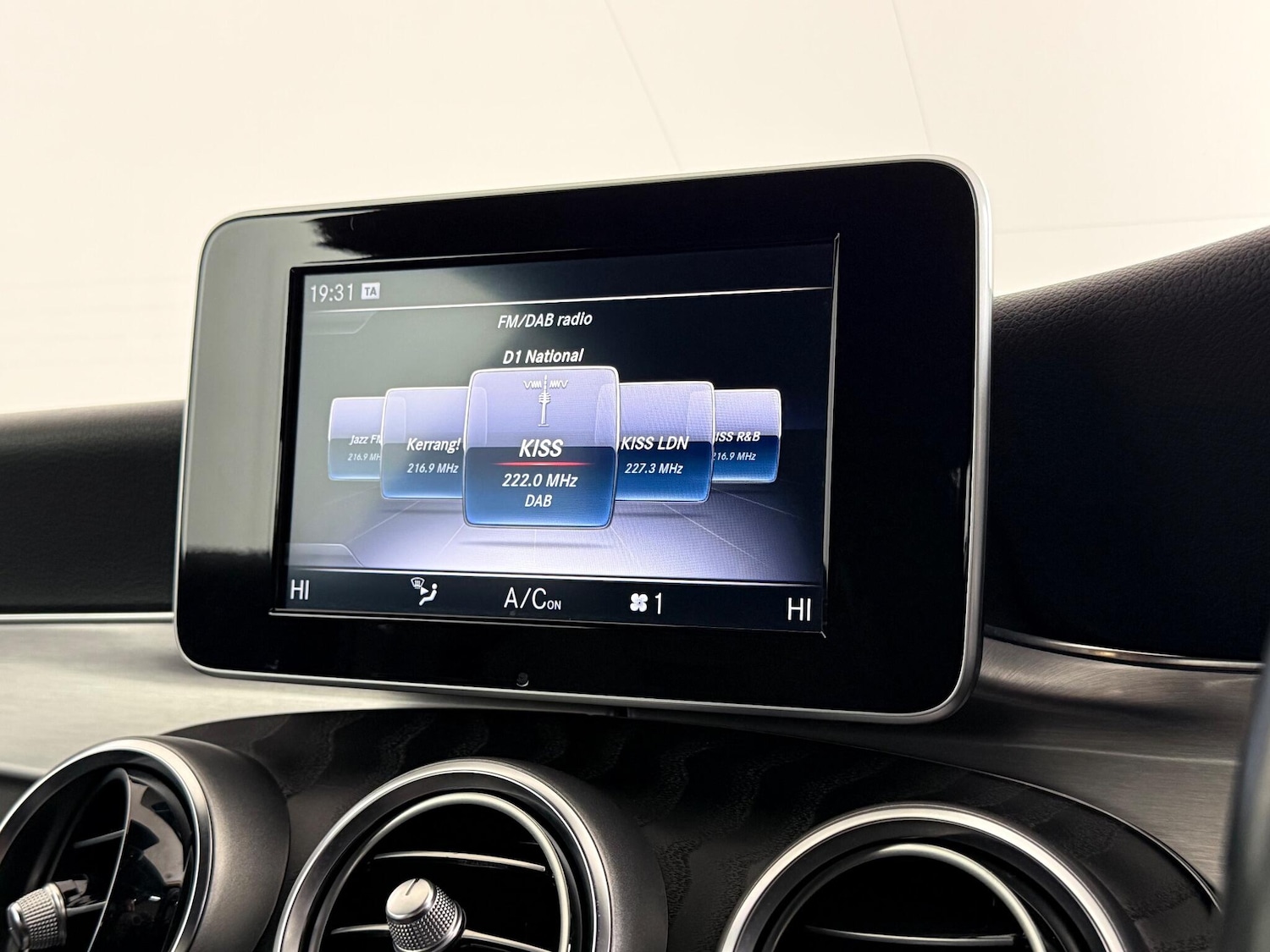 Used Mercedes-Benz C Class 2018 for sale - 77222217: Photo 31