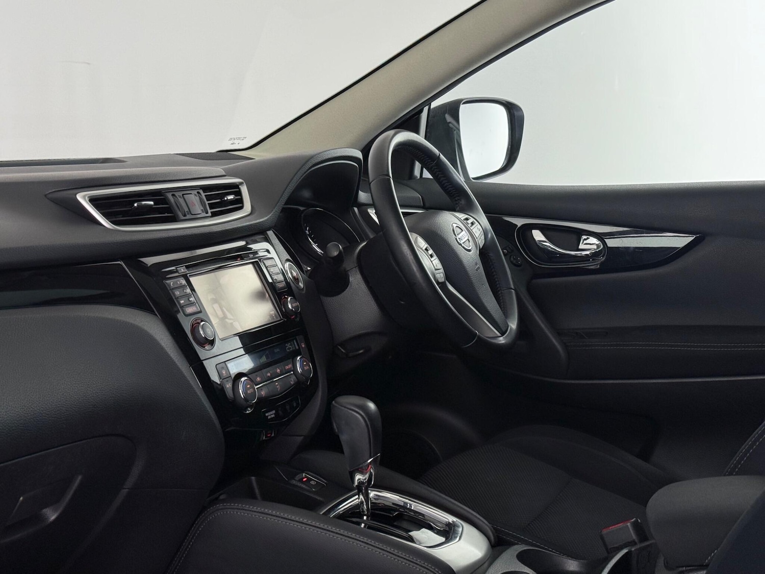 Used Nissan Qashqai 2017 for sale - 77441494: Photo 17