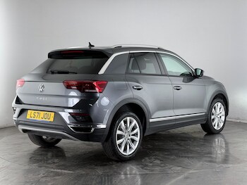 Used Volkswagen T-Roc 2021 for sale - 77246108: Photo