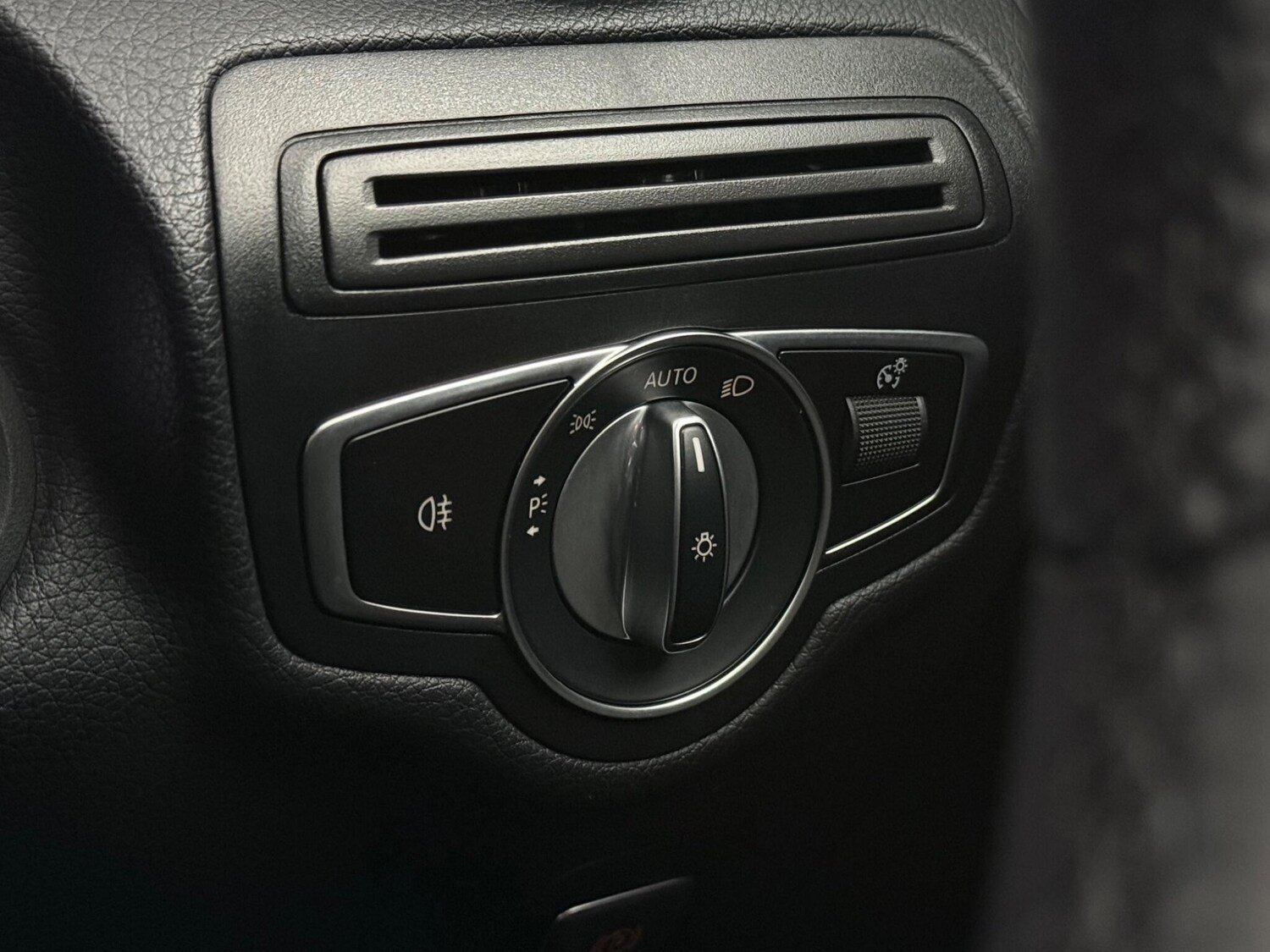 Used Mercedes-Benz GLC 2021 for sale - 77769868: Photo 38