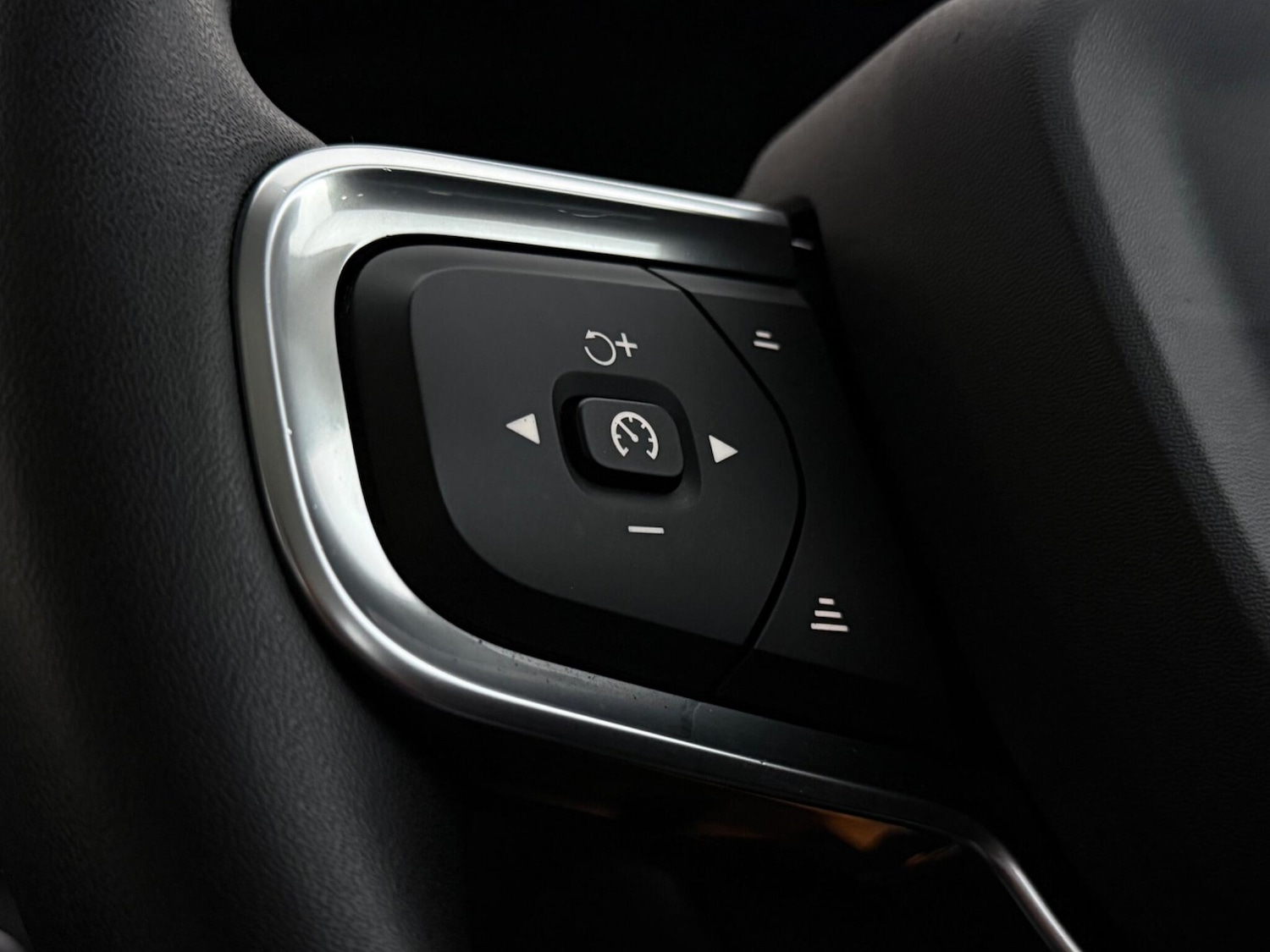 Used Volvo XC40 2020 for sale - 78101566: Photo 17