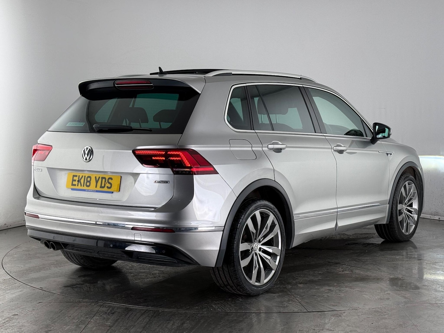 Used Volkswagen Tiguan 2018 for sale - 77243067: Photo 3