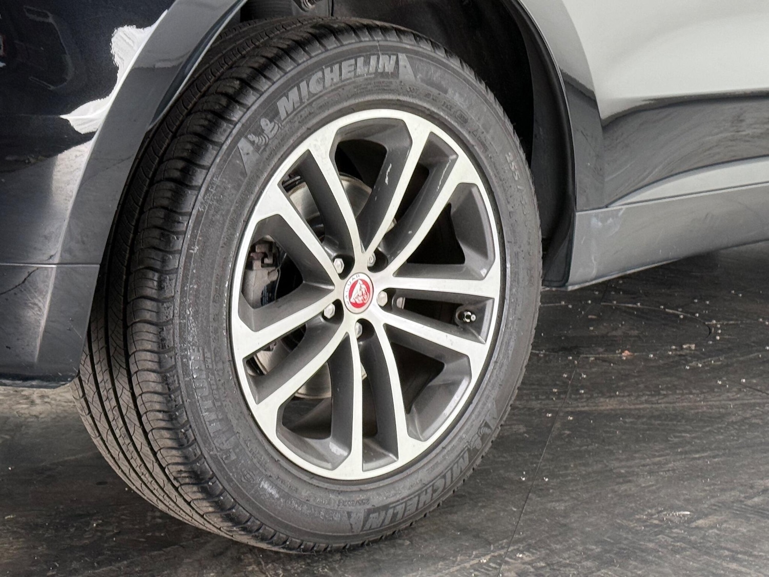 Used Jaguar F-Pace 2018 for sale - 77244060: Photo 6