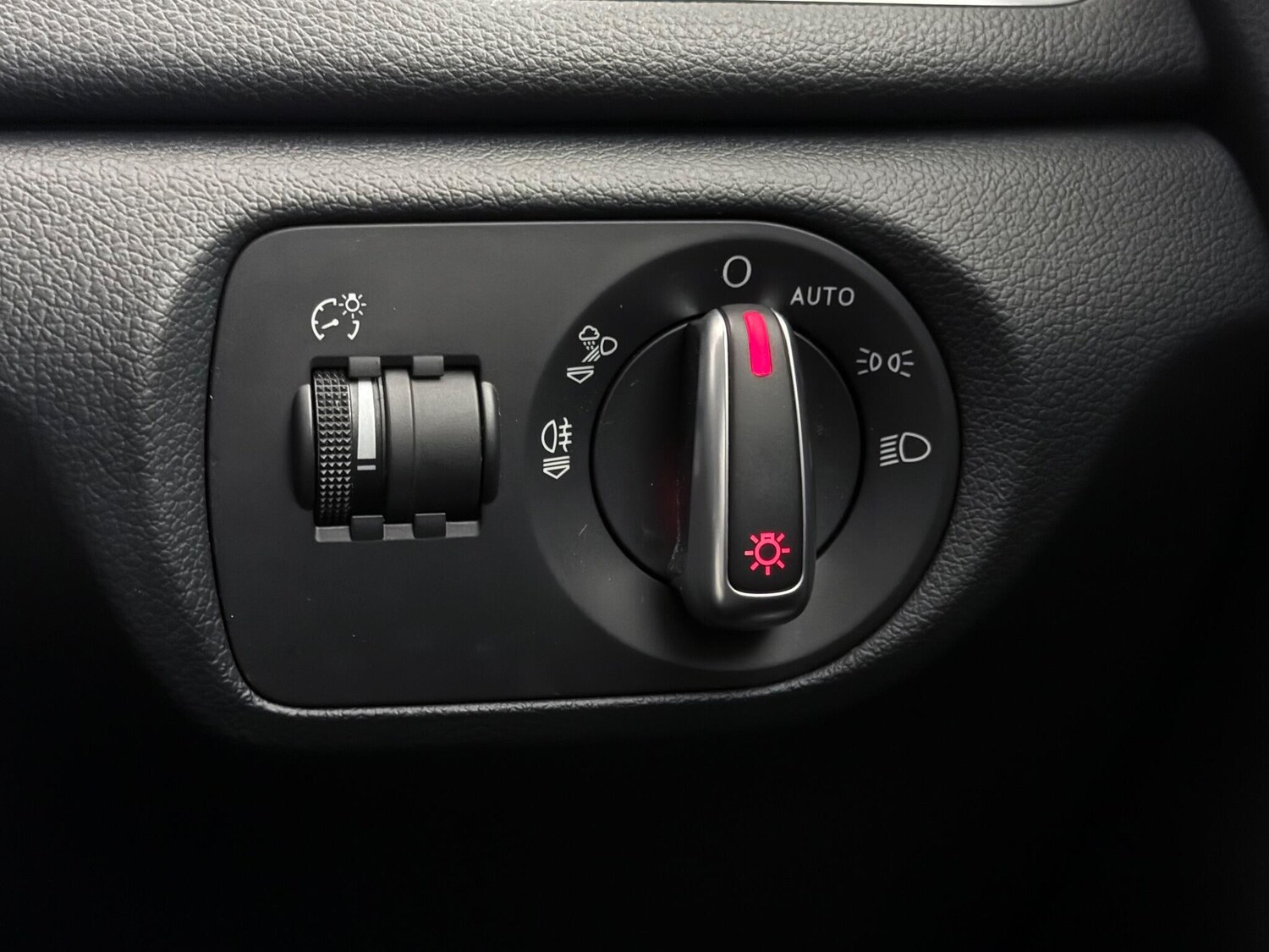 Used Audi Q3 2018 for sale - 77243520: Photo 33