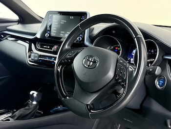 Used Toyota C-HR 2021 for sale - 79202773: Photo