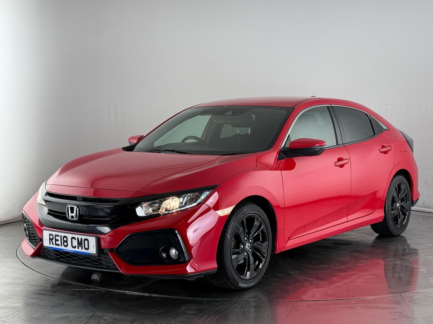 Used Honda Civic 2018 for sale - 77243343: Photo 2
