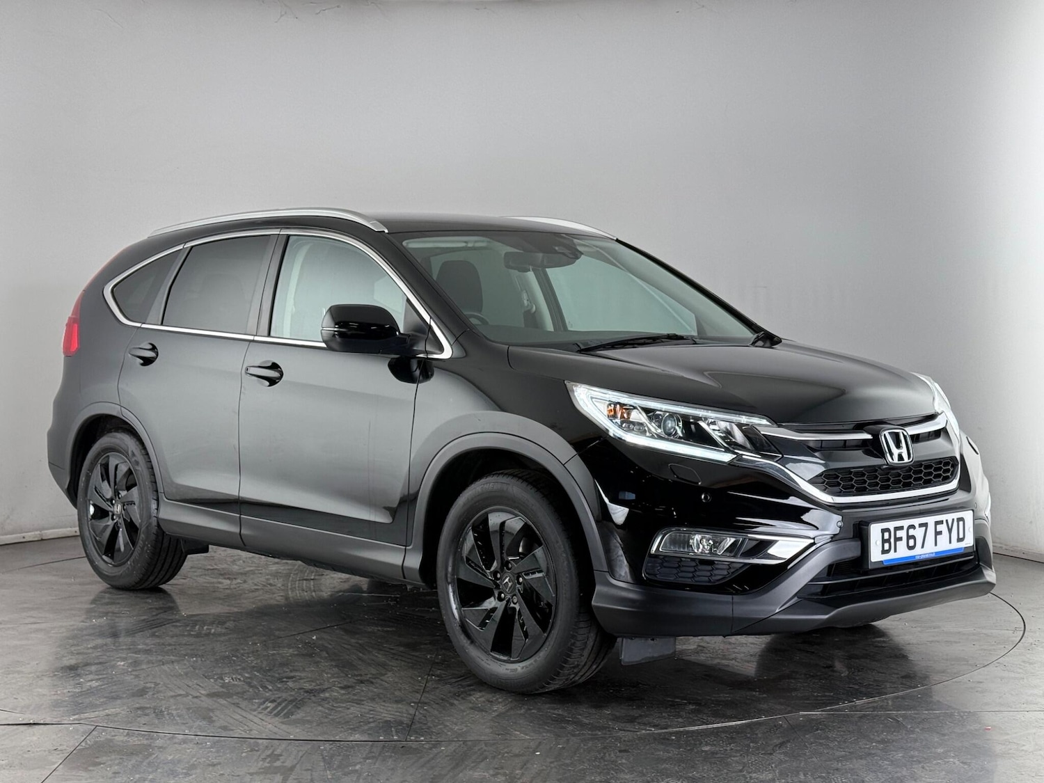 Used Honda CR-V 2017 for sale - 77744250: Photo 1