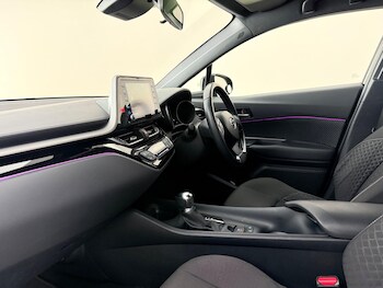 Used Toyota C-HR 2023 for sale - 78742113: Photo