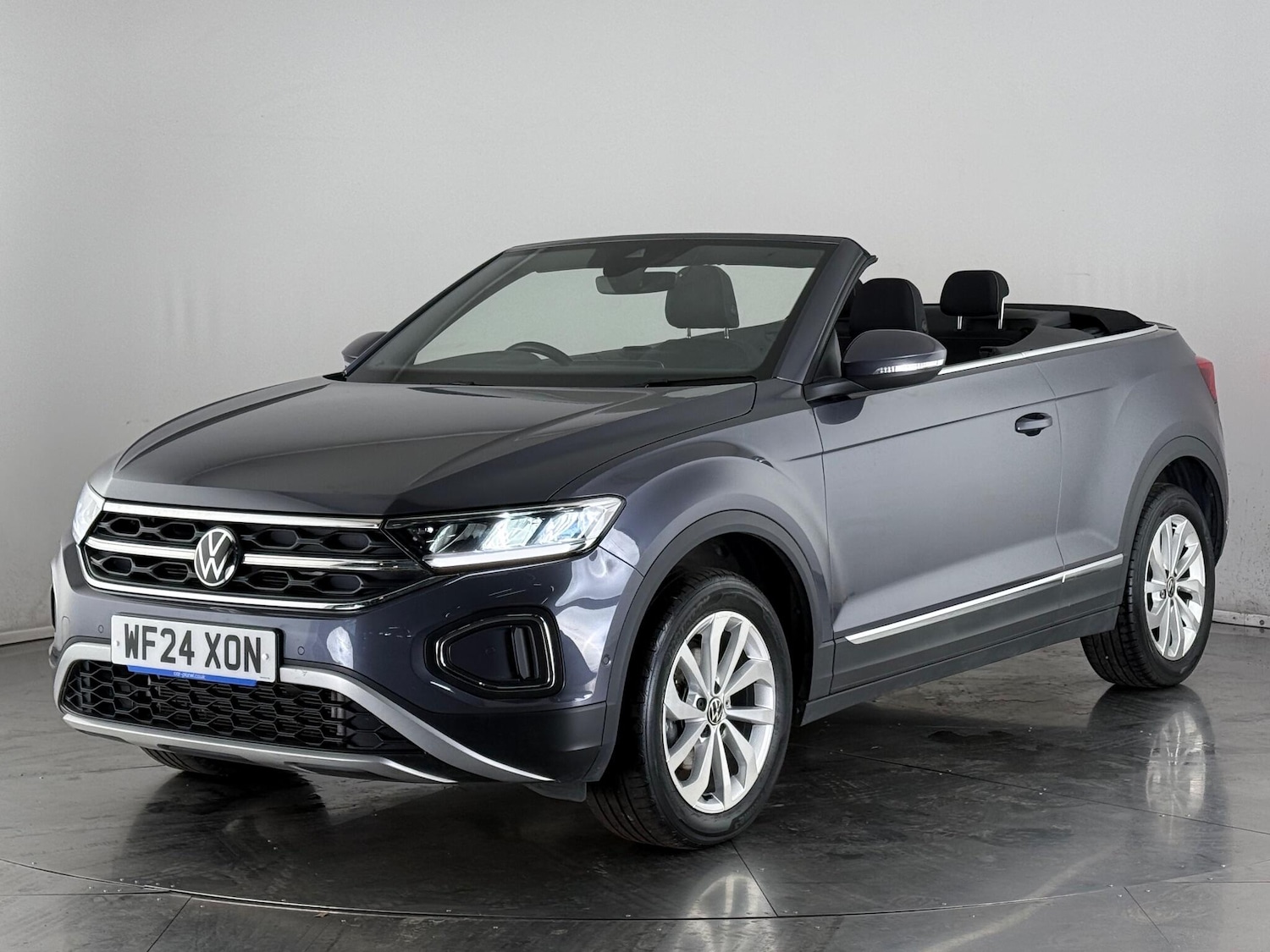Used Volkswagen T-Roc 2024 for sale - 77182894: Photo 2