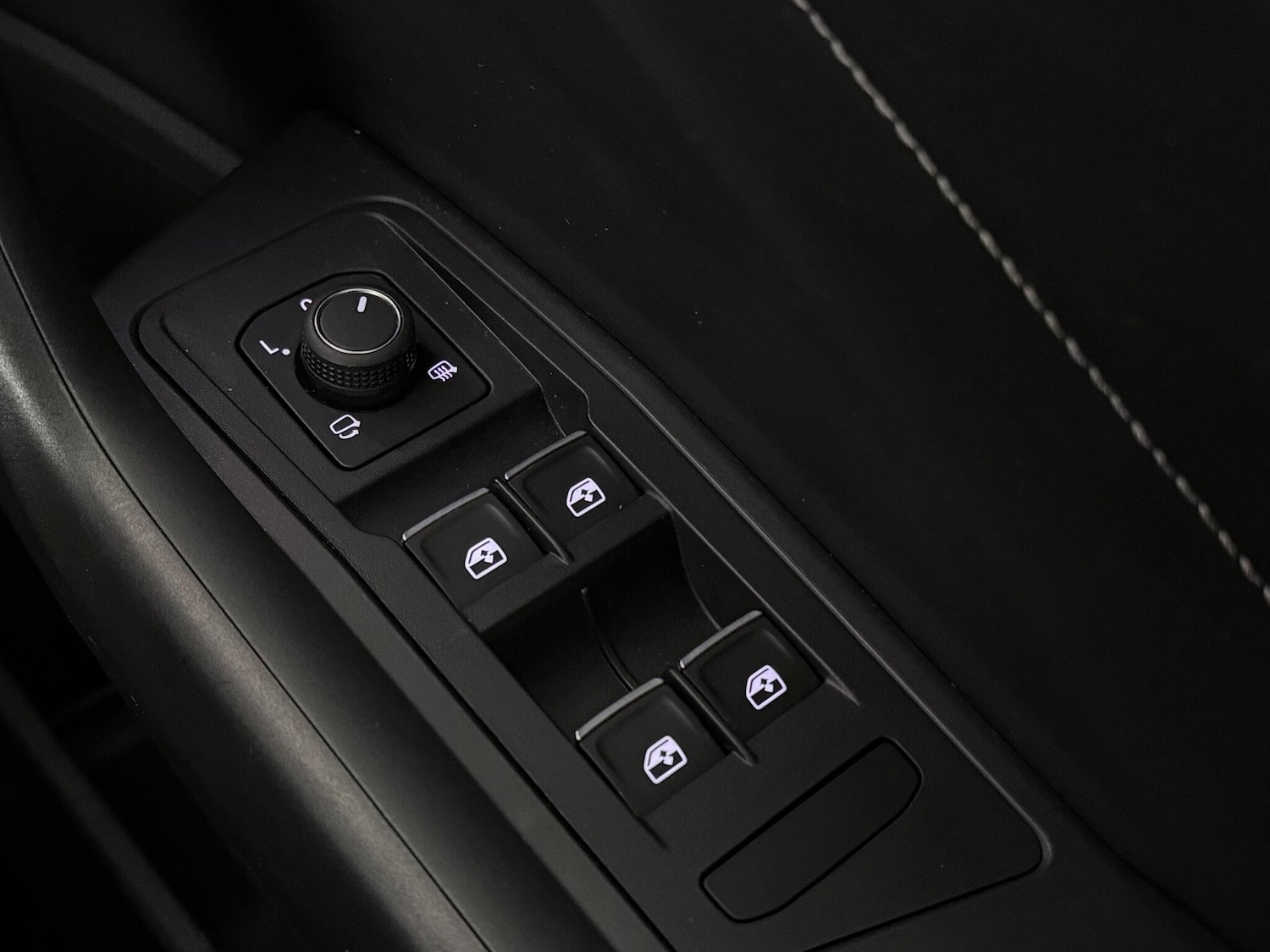 Used Volkswagen T-Roc 2024 for sale - 77182894: Photo 21