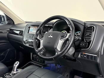 Used Mitsubishi Outlander 2017 for sale - 78801996: Photo