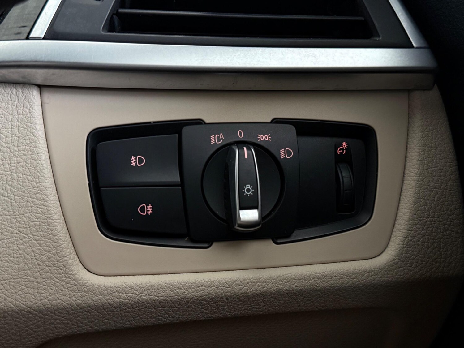 Used BMW 3 Series 2016 for sale - 77490545: Photo 29