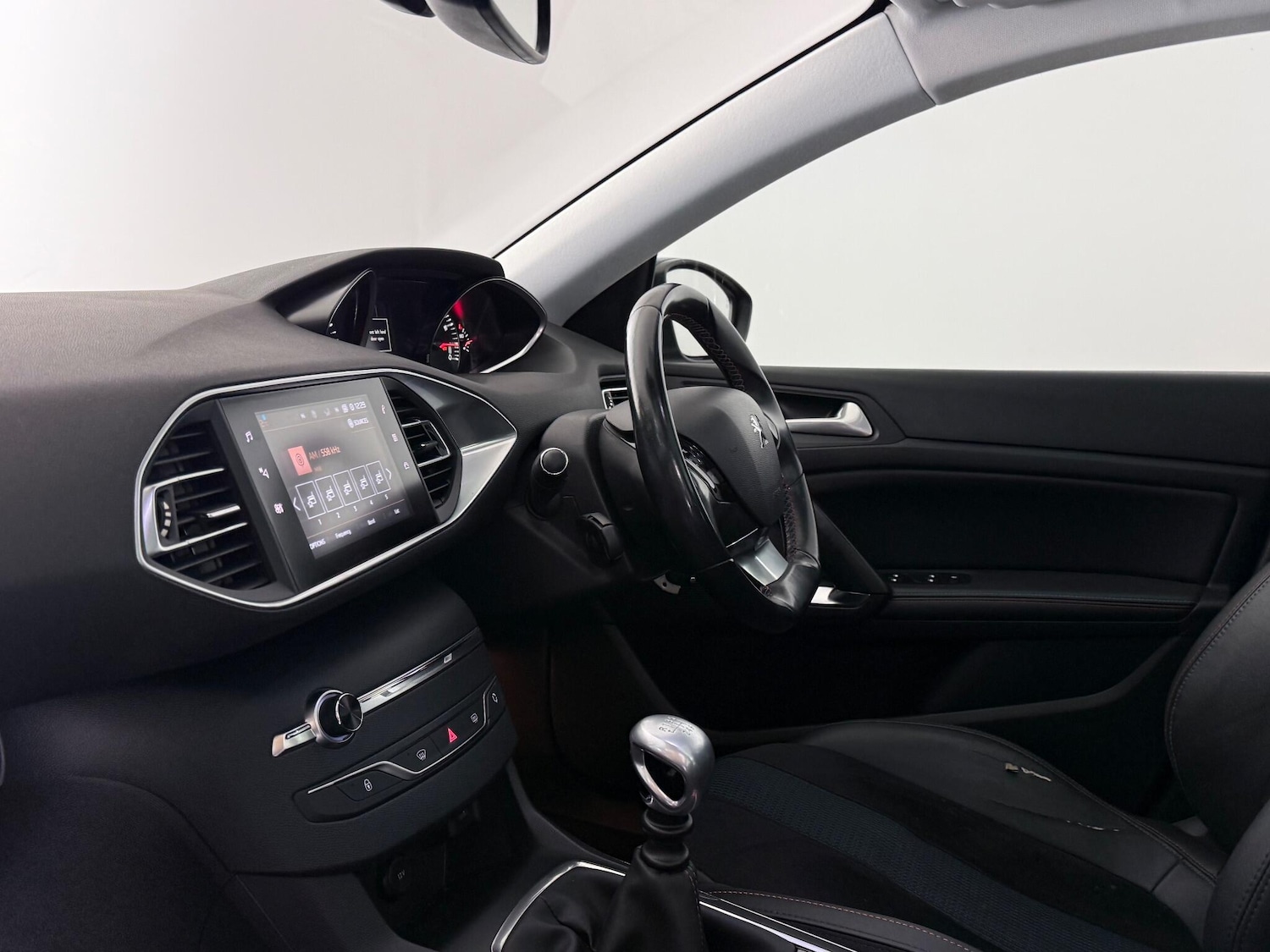 Used Peugeot 308 2018 for sale - 77182955: Photo 15