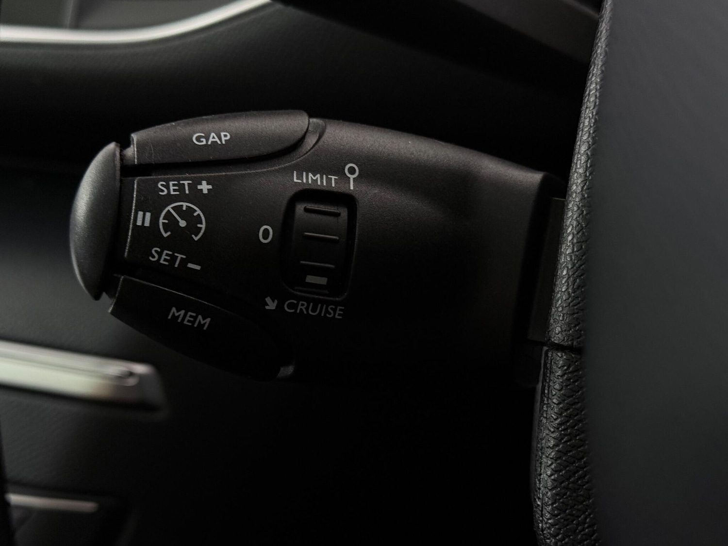 Used Peugeot 308 2018 for sale - 77182955: Photo 18