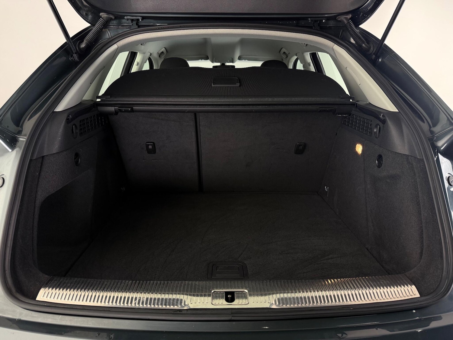 Used Audi Q3 2017 for sale - 76467270: Photo 10