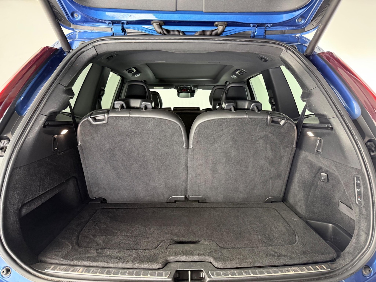 Used Volvo XC90 2015 for sale - 76702342: Photo 12