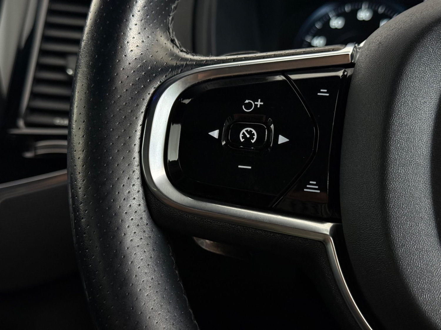 Used Volvo XC90 2015 for sale - 76702342: Photo 22