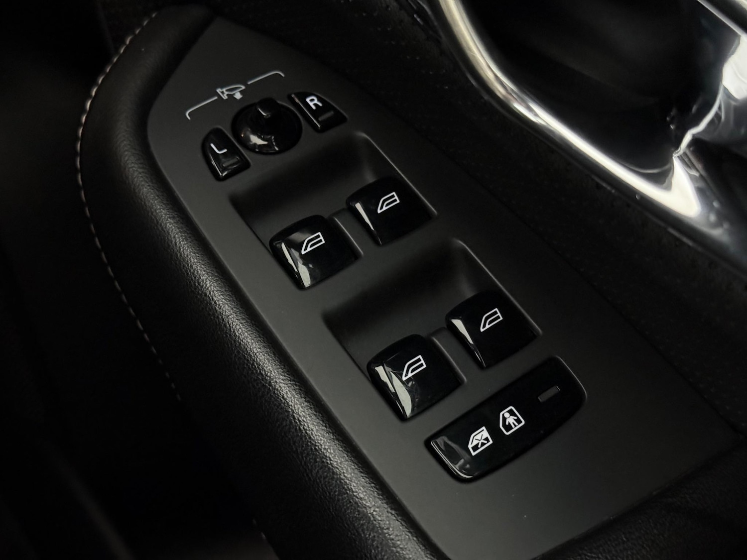 Used Volvo XC90 2015 for sale - 76702342: Photo 29