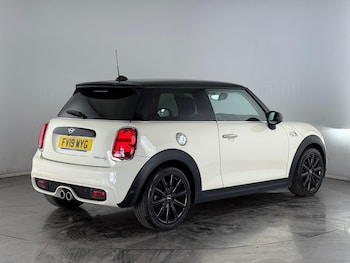 Used MINI Hatch 2019 for sale - 76467178: Photo