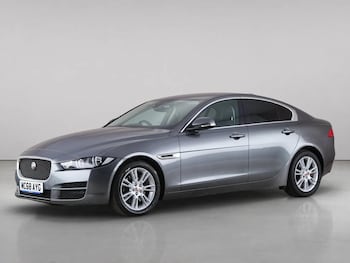 Used Jaguar XE 2018 for sale - 79639070: Photo
