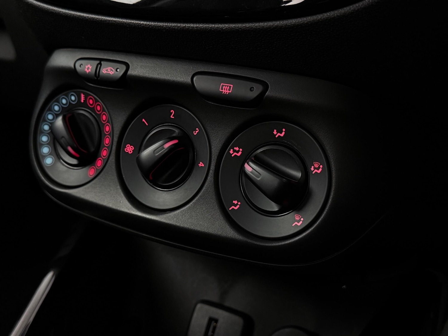 Used Vauxhall ADAM 2018 for sale - 77259614: Photo 23