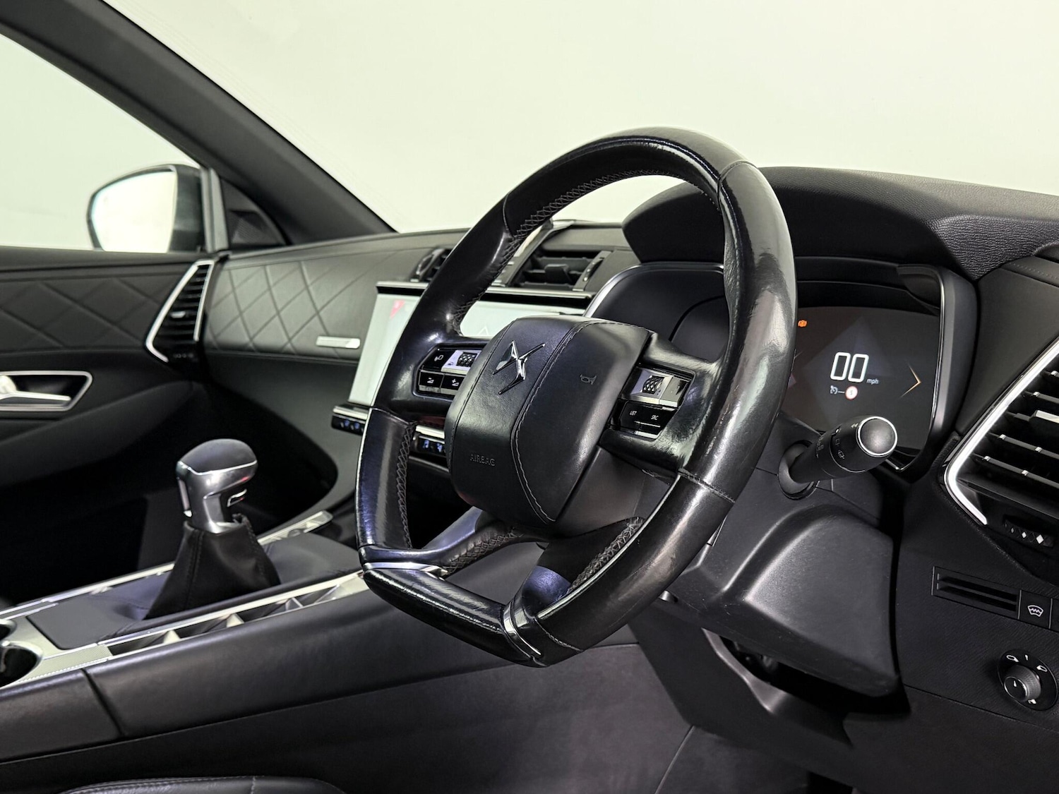 Used DS Automobiles DS 7 Crossback 2018 for sale - 77222548: Photo 15