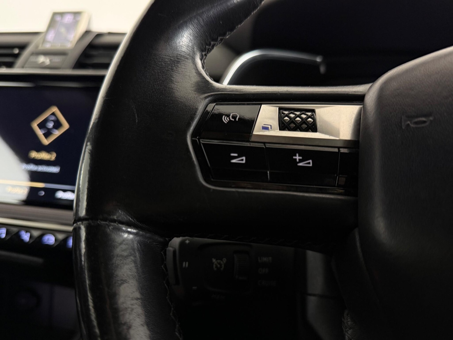 Used DS Automobiles DS 7 Crossback 2018 for sale - 77222548: Photo 16