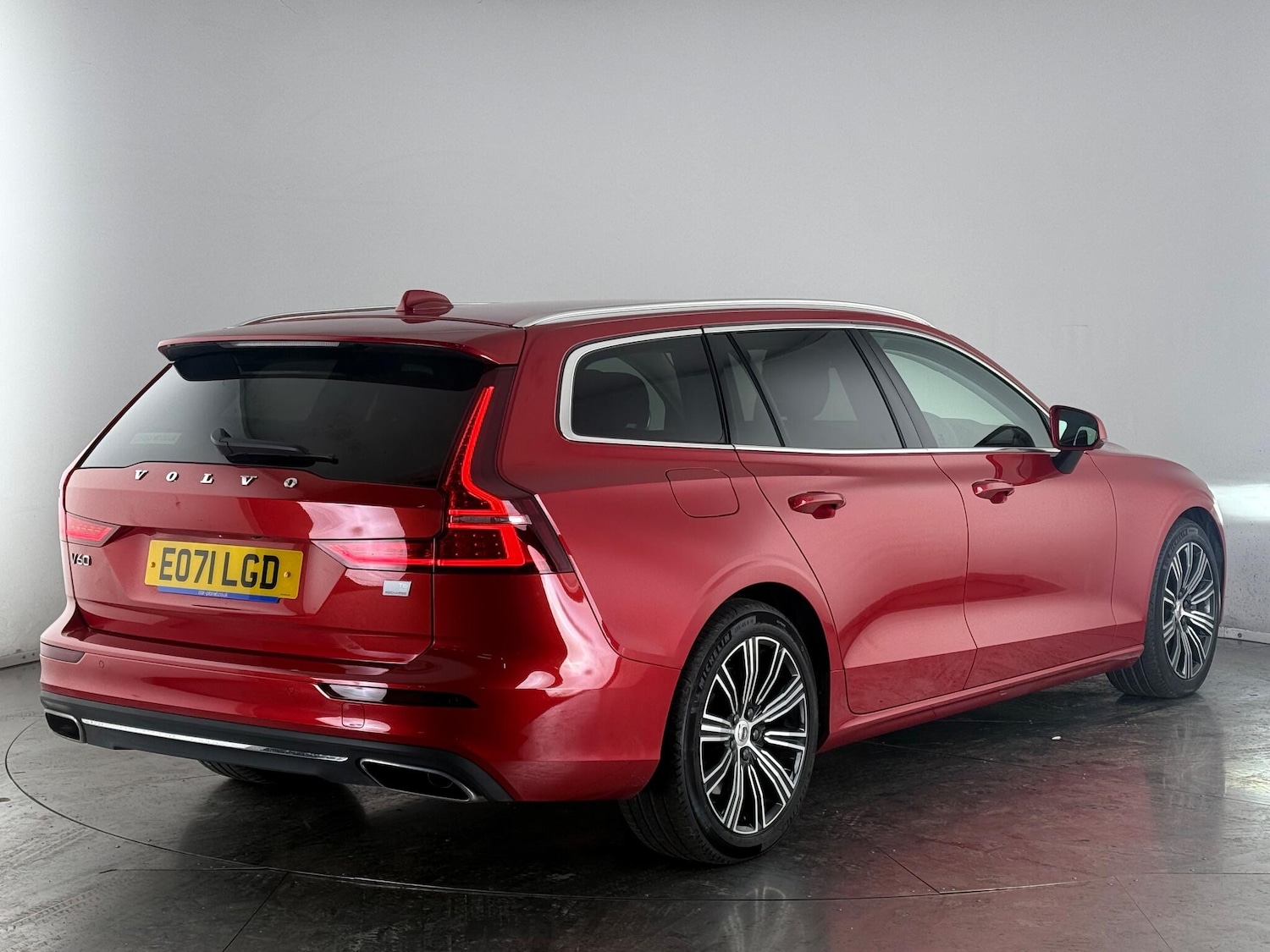 Used Volvo V60 2021 for sale - 77244094: Photo 6