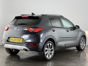 Used Kia Stonic 2019 for sale - 77345812: Photo