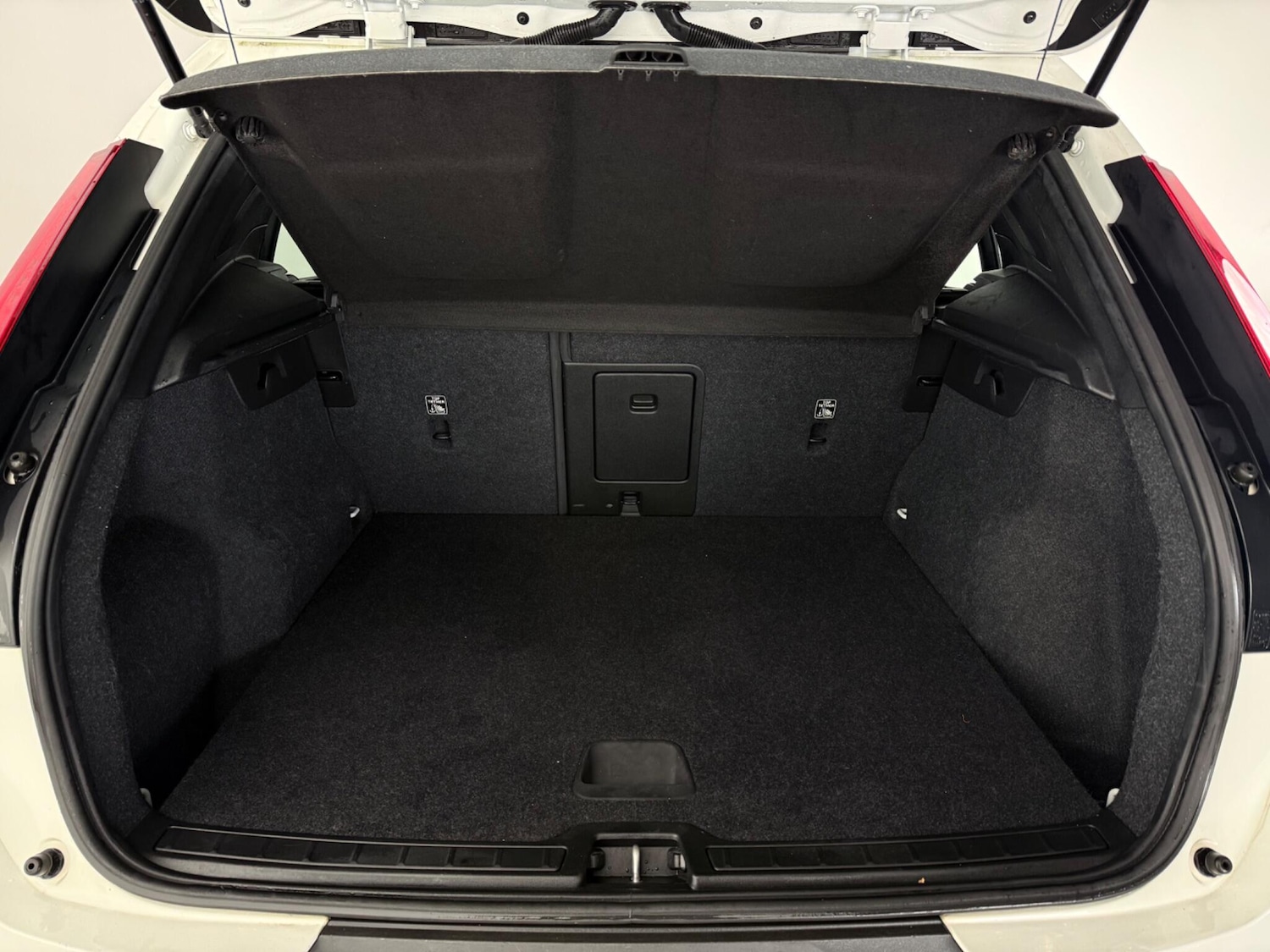 Used Volvo XC40 2018 for sale - 77599207: Photo 10