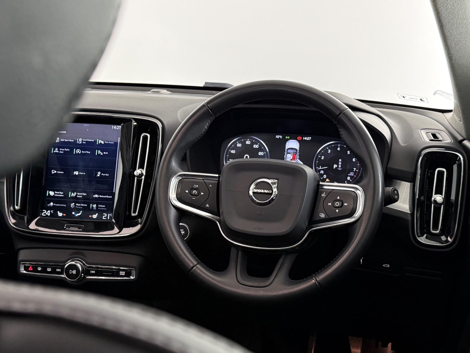 Used Volvo XC40 2018 for sale - 77599207: Photo 16