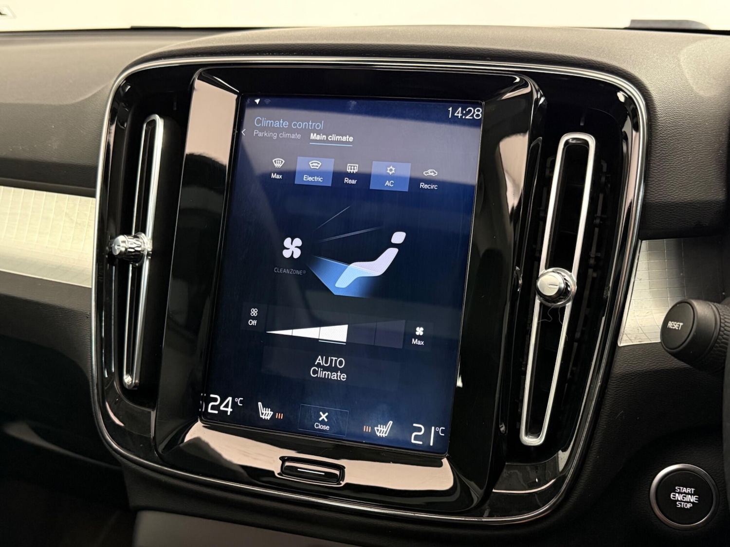 Used Volvo XC40 2018 for sale - 77599207: Photo 28