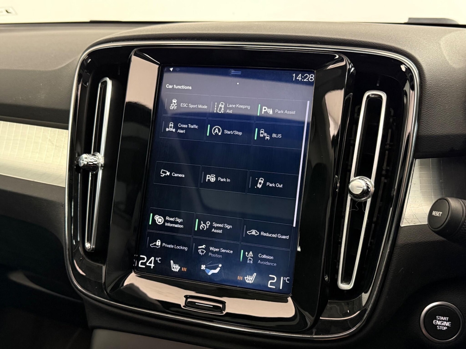 Used Volvo XC40 2018 for sale - 77599207: Photo 30