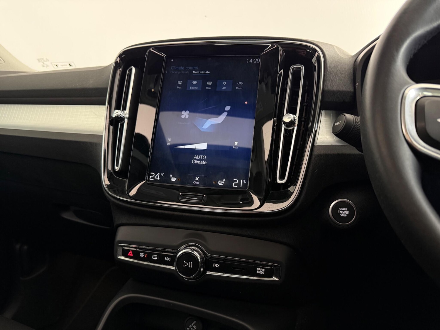 Used Volvo XC40 2018 for sale - 77599207: Photo 36