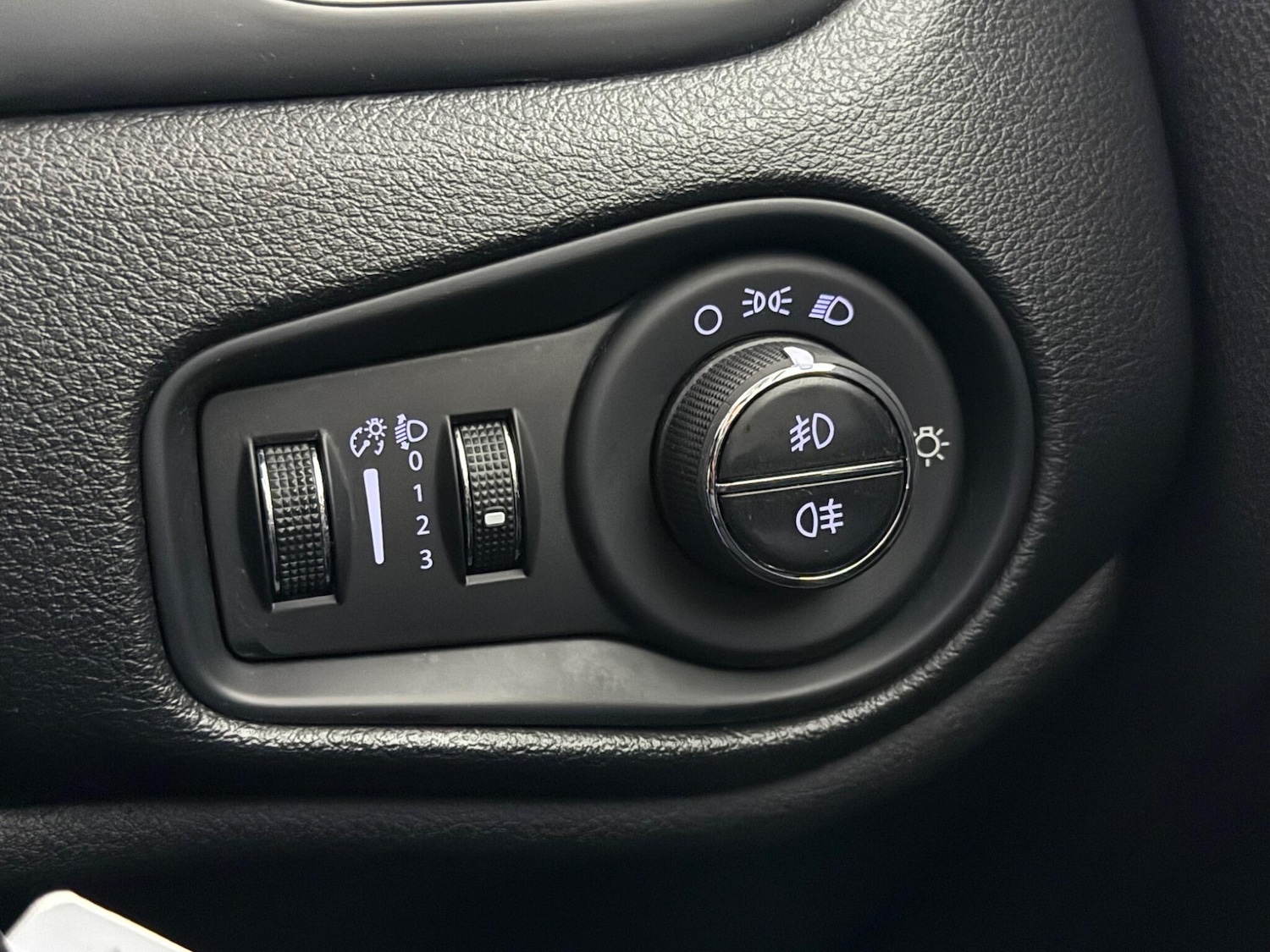 Used Jeep Renegade 2018 for sale - 77216676: Photo 19