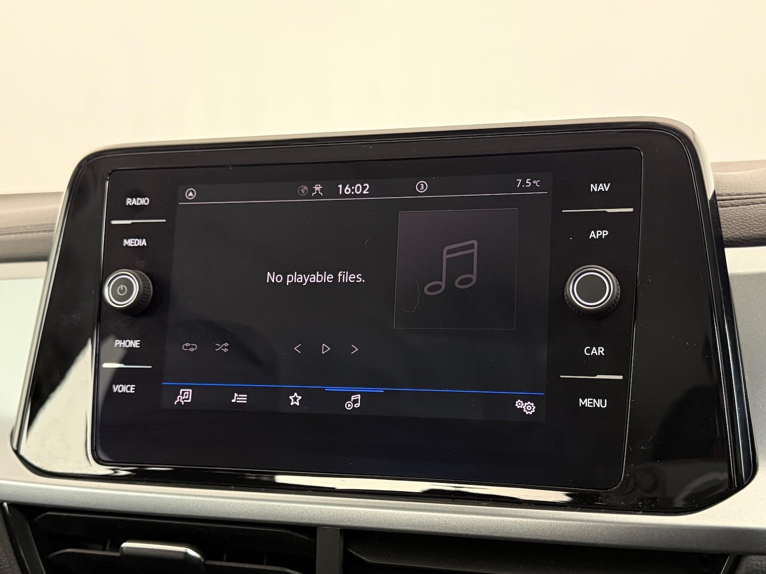 Used Volkswagen T-Roc 2022 for sale - 77259688: Photo 28