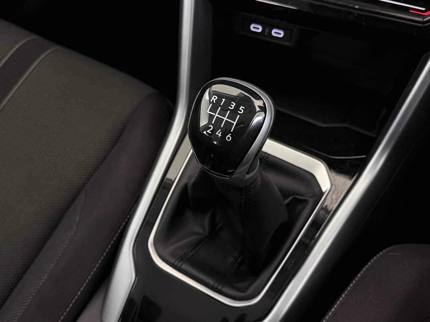 Used Volkswagen T-Roc 2022 for sale - 77259688: Photo 31